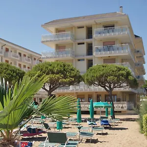 Diplomatic-residence Fronte Mare-piazza Torino-lido Di , Lido di Jesolo Itálie